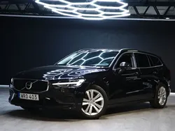 Svart Begagnad 2022 Volvo V60 Momentum Kombi | 289 900 kr (Bra pris)