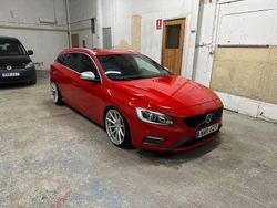 Röd Begagnad 2013 Volvo V60 R-Design Kombi | 128 500 kr (Dyr)