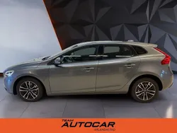 Grå Begagnad 2017 Volvo V40 Momentum Kombi | 149 900 kr (Marknadspris)