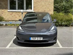 Grå Begagnad 2020 Tesla Model 3 Long Range Sedan | 285 000 kr (Marknadspris)