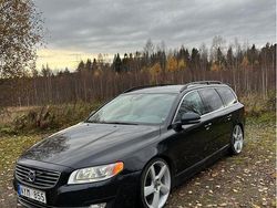Svart Begagnad 2014 Volvo V70 Kombi | 100 000 kr (Marknadspris)