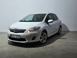 Vit Begagnad 2011 Toyota Auris Hybrid Premium Halvkombi | 99 900 kr (Marknadspris)