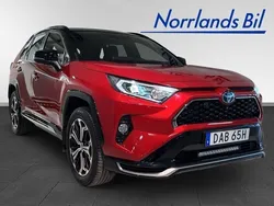 Röd Begagnad 2022 Toyota RAV4 Hybrid SUV | 439 000 kr (Marknadspris)