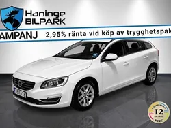 Vit Begagnad 2015 Volvo V60 Momentum Kombi | 149 900 kr (Marknadspris)