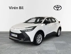 Vit Begagnad 2024 Toyota C-HR Active SUV | 349 000 kr (Bra pris)