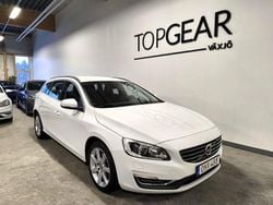 Vit Begagnad 2016 Volvo V60 Momentum Kombi | 139 900 kr (Marknadspris)
