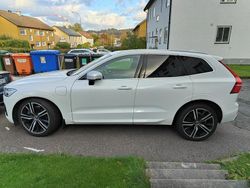 Vit Begagnad 2019 Volvo XC60 R-Design SUV | 389 000 kr (Marknadspris)