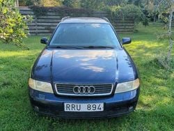 Blå Begagnad 2001 Audi A4 Comfort Kombi | 5 000 kr