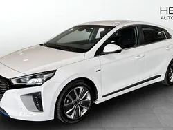 Vit (white) Begagnad 2016 Hyundai Ioniq Sedan | 159 900 kr (Marknadspris)