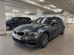 Grå Begagnad 2022 BMW 330e M Sport Kombi | 309 900 kr (Marknadspris)
