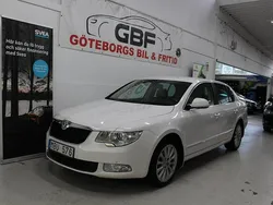 Vit Begagnad 2011 Skoda Superb Elegance Halvkombi | 79 000 kr (Marknadspris)