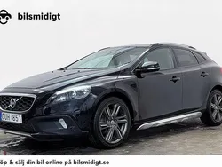 Svart Begagnad 2013 Volvo V40 CC Summum Kombi | 159 900 kr (Lite dyr)
