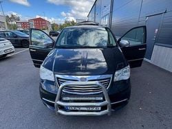 Svart Begagnad 2013 Lancia Voyager Minibuss | 75 000 kr (Marknadspris)