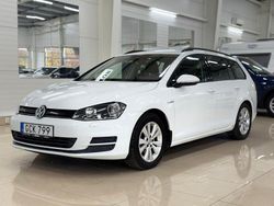 Vit Begagnad 2015 VW Golf VII Kombi | 89 900 kr (Marknadspris)