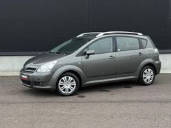 Grå Begagnad 2005 Toyota Corolla Verso Minibuss | 49 800 kr (Marknadspris)