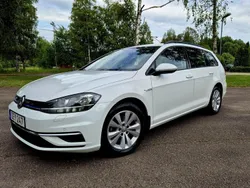 Vit Begagnad 2018 VW Golf VII Kombi | 119 000 kr (Marknadspris)