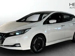 Vit (white) Begagnad 2023 Nissan Leaf N-Connecta Halvkombi | 224 900 kr (Marknadspris)