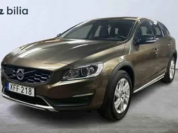 Brun Begagnad 2016 Volvo V60 CC Kombi | 179 900 kr