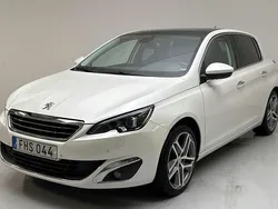 Vit Begagnad 2014 Peugeot 308 Allure | 98 000 kr