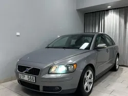 Grå Begagnad 2003 Volvo S40 Sedan | 49 900 kr (Lite dyr)
