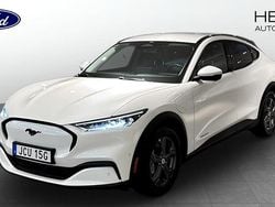 Vit (white) Begagnad 2022 Ford Mustang Mach-E Standard Range SUV | 329 900 kr (Marknadspris)