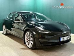 Svart Begagnad 2019 Tesla Model 3 Performance Sedan | 294 800 kr (Marknadspris)