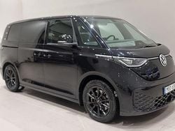 Svart (deep black pärleffekt) Begagnad 2023 VW ID. Buzz Pro Minibuss | 499 000 kr (Dyr)