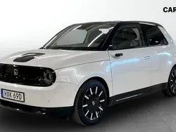 Vit (white) Begagnad 2020 Honda e Halvkombi | 174 900 kr (Bra pris)