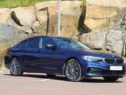 Blå Begagnad 2018 BMW 530e iPerformance Sedan | 289 000 kr (Marknadspris)