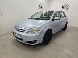 Ljusblå Begagnad 2004 Toyota Corolla Halvkombi | 39 500 kr (Marknadspris)