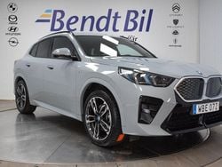 Grå Begagnad 2024 BMW iX2 M Sport SUV | 499 500 kr (Superpris)