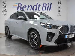 Grå Begagnad 2024 BMW iX2 M Sport SUV | 514 500 kr