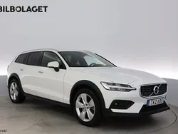 Begagnad 2022 Volvo V60 CC Kombi | 354 800 kr (Marknadspris)