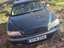 Grön Begagnad 2001 Volvo V70 Kombi | 5 000 kr (Superpris)