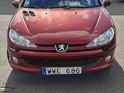 Röd Begagnad 2005 Peugeot 206 Halvkombi | 22 000 kr (Marknadspris)