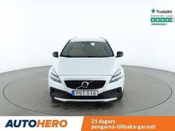 Vit Begagnad 2016 Volvo V40 CC Momentum Kombi | 189 000 kr (Marknadspris)