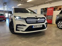 Vit Begagnad 2022 Skoda Enyaq iV SportLine SUV | 459 000 kr