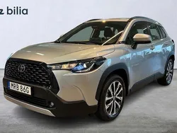 Silver Begagnad 2024 Toyota Corolla Cross Active SUV | 369 900 kr (Marknadspris)