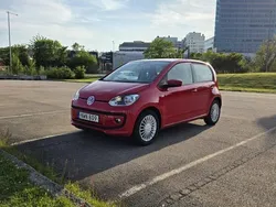 Röd Begagnad 2014 VW up! high up! Halvkombi | 98 000 kr (Marknadspris)