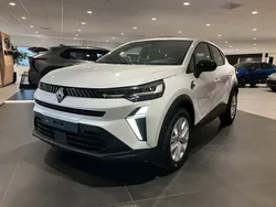 Vit (white) Begagnad 2024 Renault Captur Evolution SUV | 234 900 kr (Dyr)