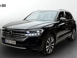Svart Begagnad 2023 VW Touareg R-line SUV | 699 500 kr (Bra pris)