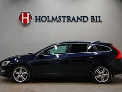 Mörkblå Begagnad 2015 Volvo V60 Summum Kombi | 189 800 kr (Lite dyr)