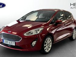Röd (red) Begagnad 2018 Ford Fiesta Titanium Halvkombi | 94 800 kr (Marknadspris)