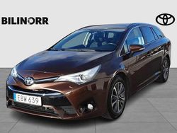Brun Begagnad 2016 Toyota Avensis Active Kombi | 169 900 kr (Marknadspris)