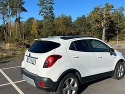 Vit Begagnad 2014 Opel Mokka SUV | 99 900 kr (Marknadspris)