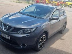 Grå Begagnad 2015 Nissan Qashqai SUV | 99 000 kr (Marknadspris)