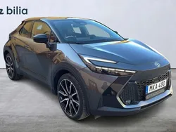 Grå Begagnad 2024 Toyota C-HR Edition SUV | 509 900 kr (Dyr)