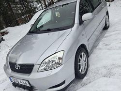 Silver Begagnad 2004 Toyota Corolla Halvkombi | 50 000 kr (Lite dyr)