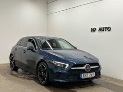 Blå Begagnad 2020 Mercedes A180 Halvkombi | 234 900 kr (Marknadspris)