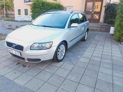 Ljusgrå (grå) Begagnad 2005 Volvo V50 Kinetic Kombi | 29 000 kr